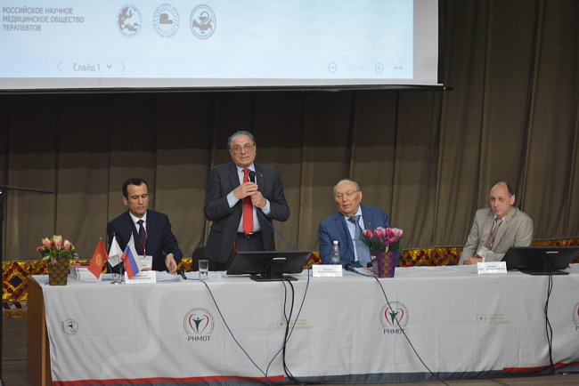 The KRSU hosted «Dialogues on Internal Medicine»